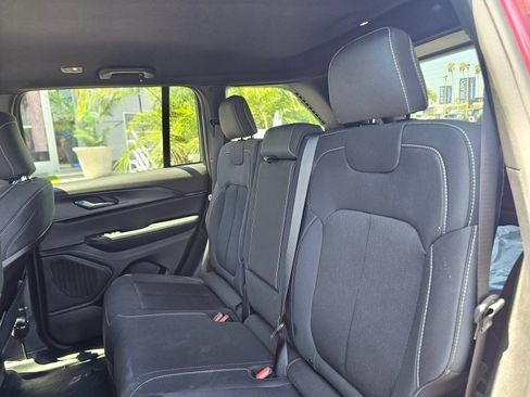 Used 2026 Jeep Grand Cherokee Laredo RWD image 27