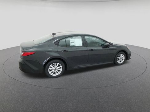 New 2026 Toyota Camry LE image 10