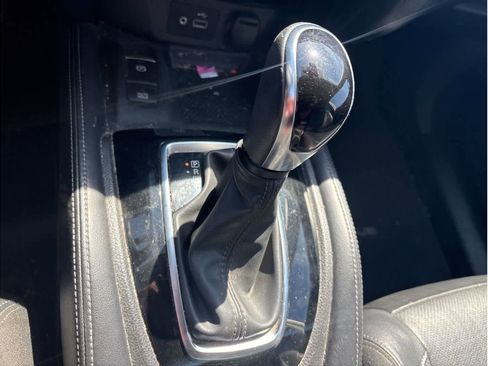 Used 2018 Nissan Rogue SL w/ Premium Package image 21