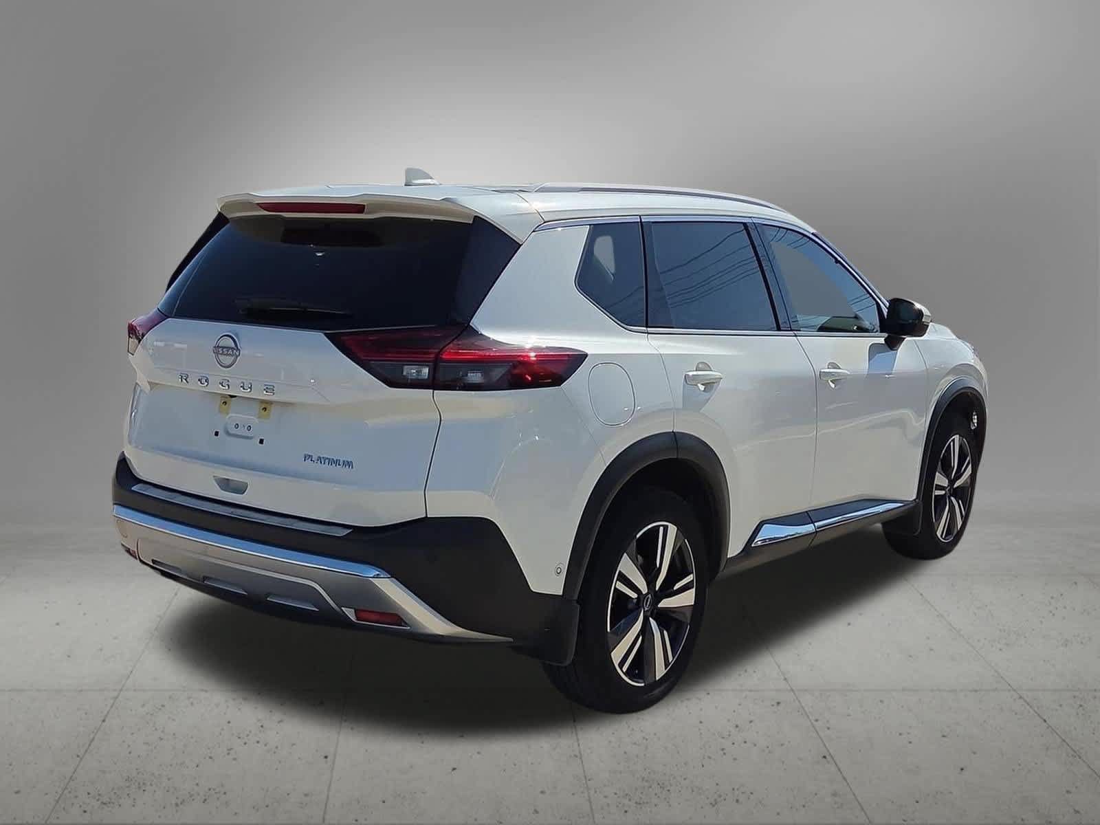 Used 2023 Nissan Rogue Platinum FWD image 6