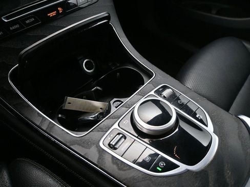 Used 2018 Mercedes-Benz GLC 300 4MATIC image 5