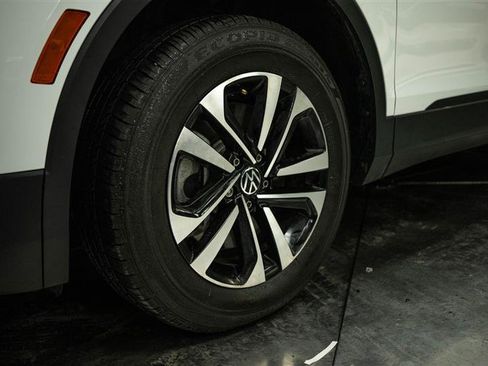Used 2022 Volkswagen Tiguan S image 3