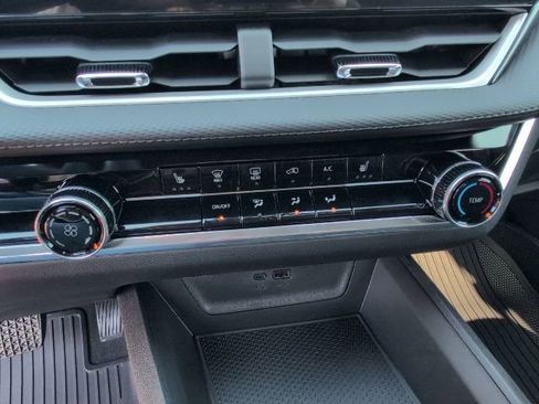 New 2026 Chevrolet Equinox LT w/ LPO, Floor Liner Package image 21