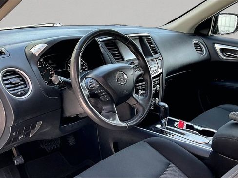 Used 2017 Nissan Pathfinder SV FWD image 17