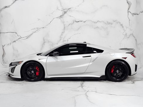 Used 2017 Acura NSX AWD/4WD image 9