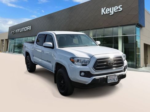Used 2022 Toyota Tacoma SR5 RWD image 3