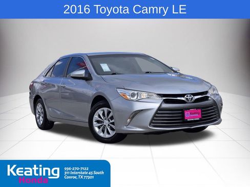 Used 2016 Toyota Camry LE image 1