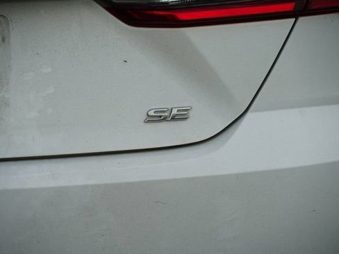 Used 2025 Toyota Camry SE FWD image 8