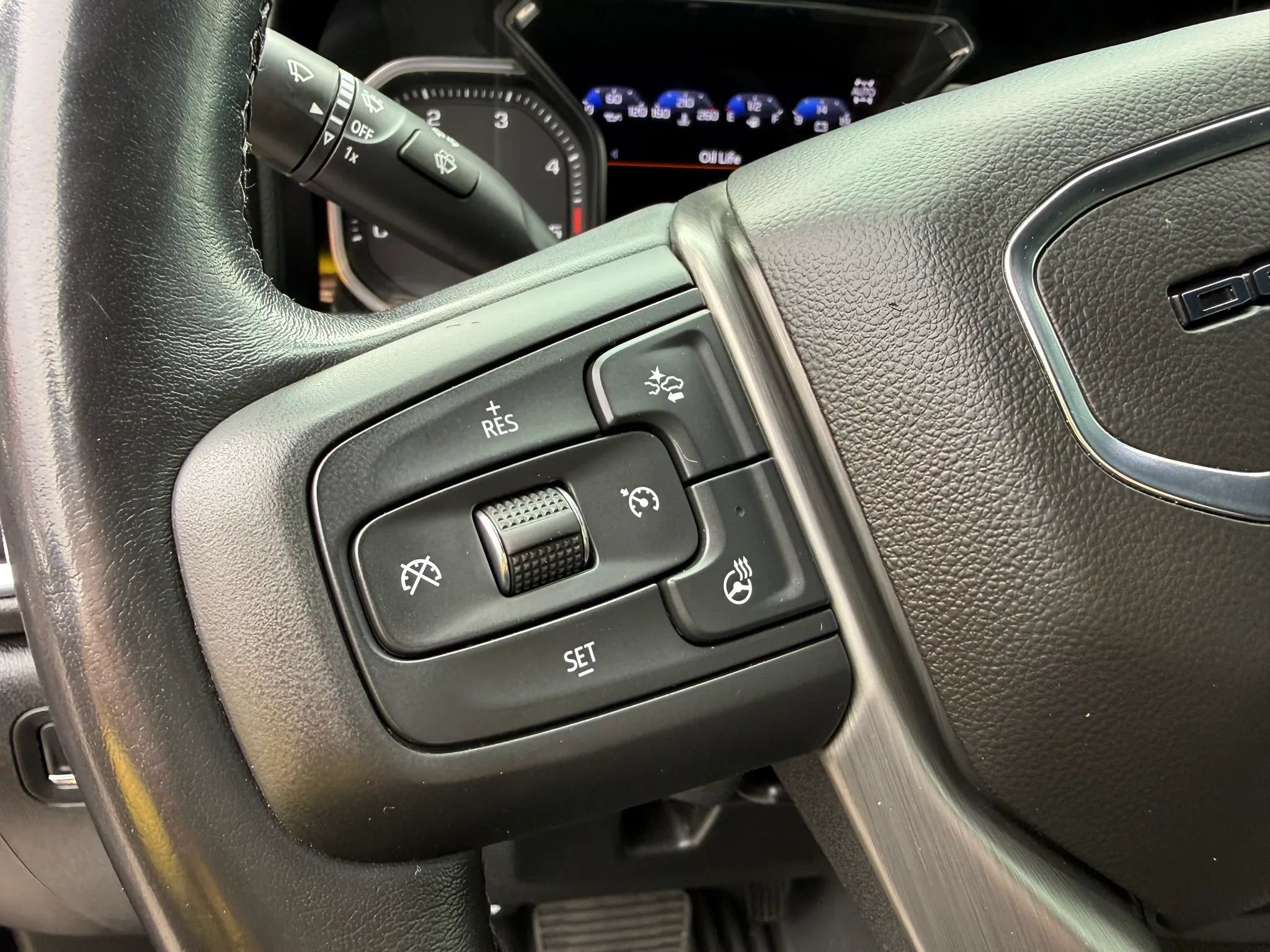 Used 2022 GMC Sierra 2500 Denali w/ Denali Black Diamond Edition AWD/4WD image 27
