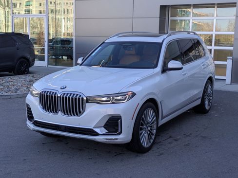 Used 2021 BMW X7 xDrive40i w/ Executive Package image 8
