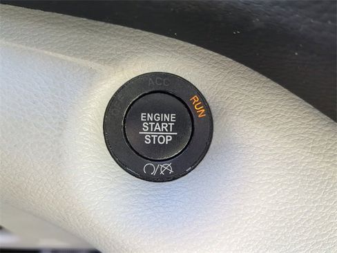 Used 2021 Jeep Cherokee Latitude Lux w/ Comfort/Convenience Group image 33