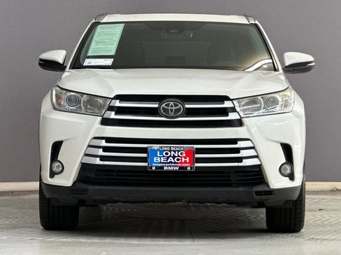 Used 2019 Toyota Highlander XLE FWD image 5