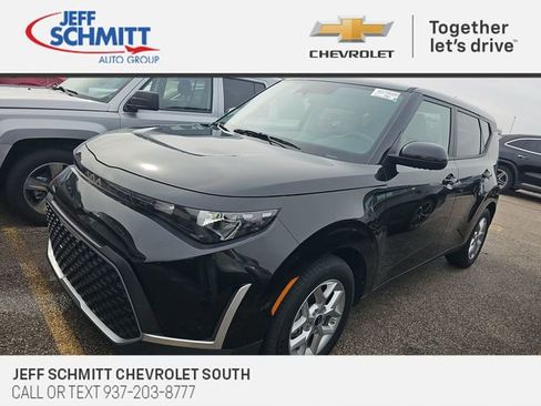 Used 2025 Kia Soul LX image 1