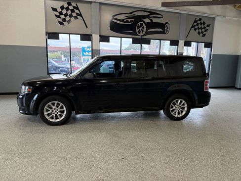 Used 2017 Ford Flex SE image 4