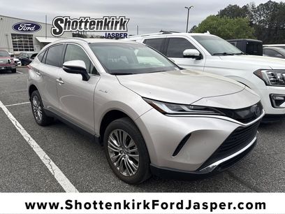 Used 2021 Toyota Venza XLE w/ Carpet Mat Package (TMS)