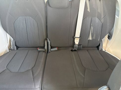 Used 2023 Chrysler Voyager LX image 16