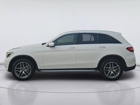 Used 2019 Mercedes-Benz GLC 300 4MATIC image 2