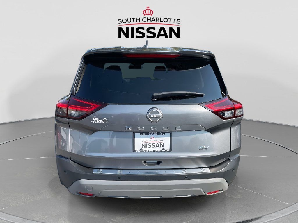 Used 2023 Nissan Rogue SV FWD image 5