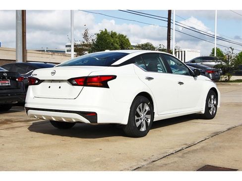 New 2025 Nissan Altima 2.5 S image 4