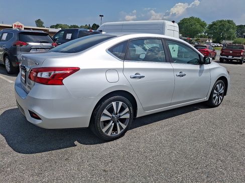 Used 2019 Nissan Sentra SV w/ Special Edition Package FWD image 6