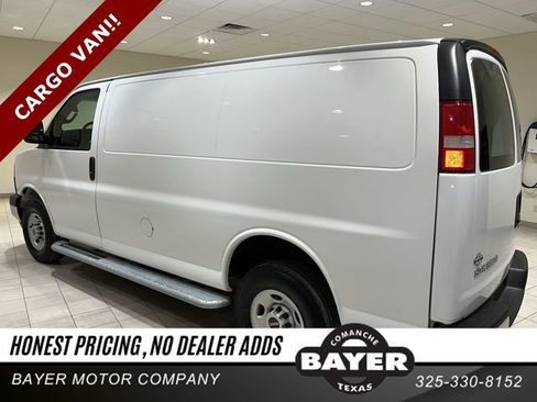 Used 2023 GMC Savana 2500 w/ Driver Convenience Package image 3