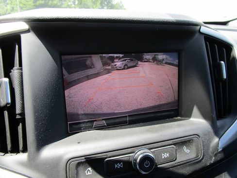 Used 2022 GMC Terrain SLE w/ Driver Convenience Package FWD image 15