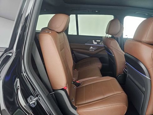 New 2026 Mercedes-Benz GLS 580 4MATIC image 12