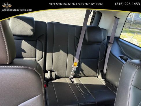 Used 2017 GMC Yukon SLT w/ Open Road Package image 19