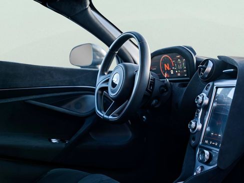 Used 2020 McLaren 720S Spider RWD image 46