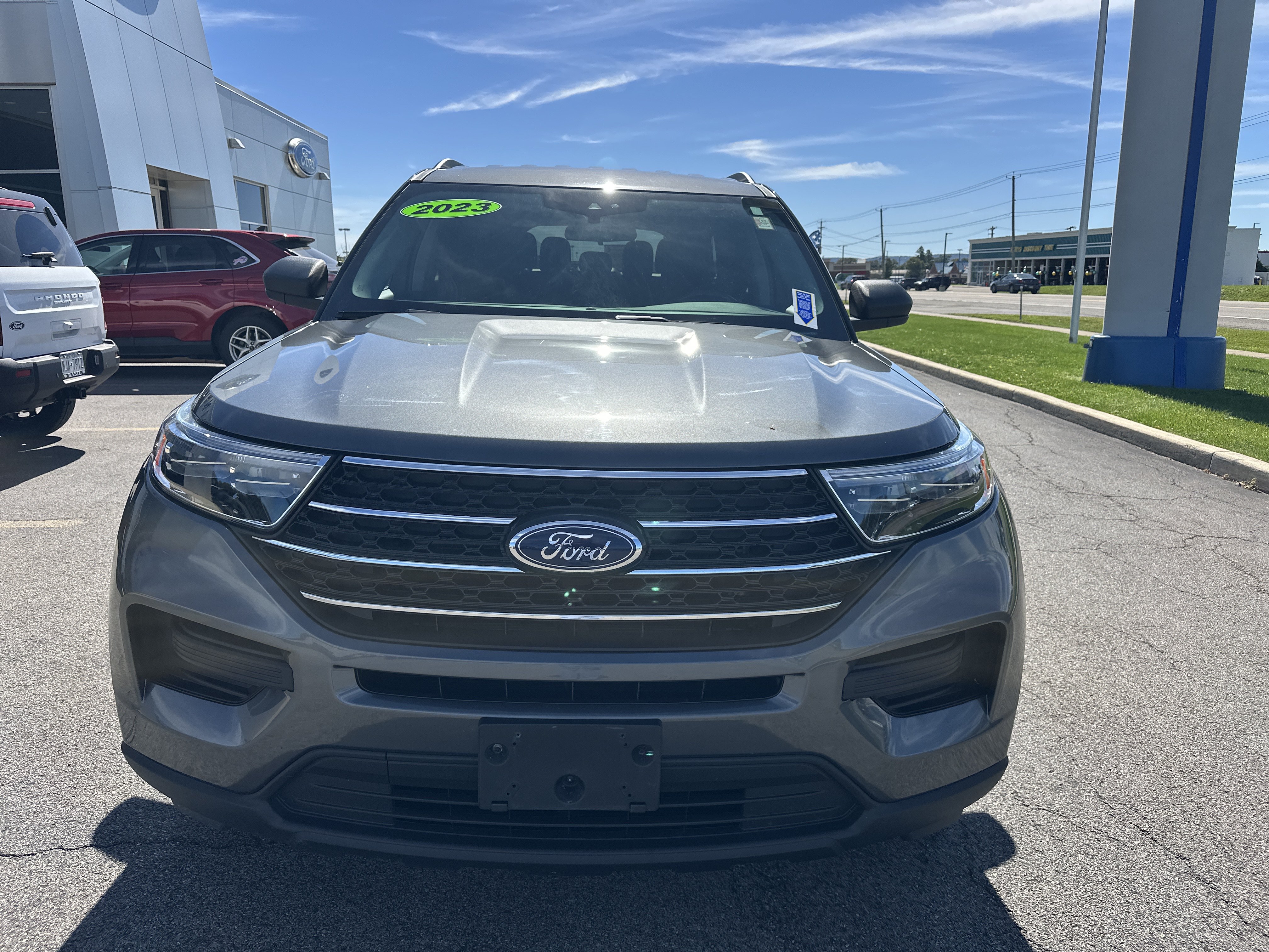 Used 2023 Ford Explorer XLT AWD/4WD image 11