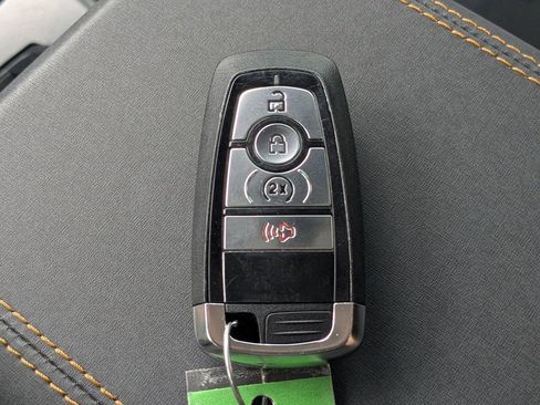 Used 2024 Ford Bronco Badlands image 33