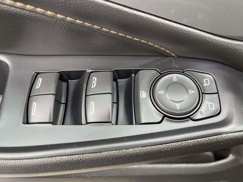 Certified 2021 Chevrolet Traverse LT image 16