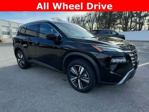 Used 2024 Nissan Rogue SL image 2