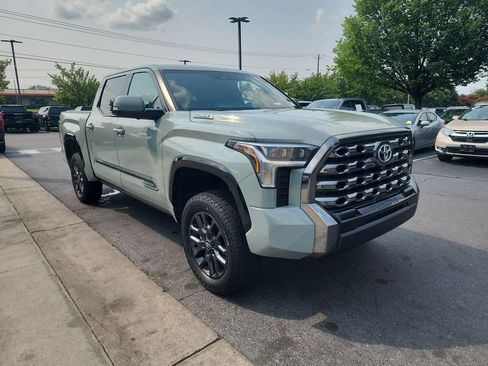 Used 2025 Toyota Tundra Platinum AWD/4WD image 2