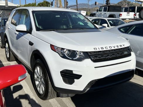 Used 2016 Land Rover Discovery Sport SE image 3