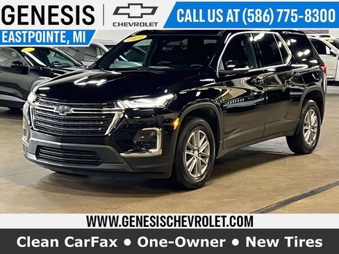 Used 2023 Chevrolet Traverse LT FWD image 1