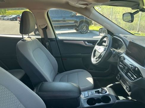 Used 2020 Ford Escape SE image 21