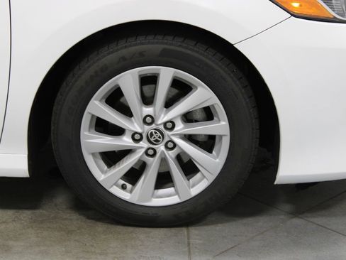 Used 2021 Toyota Camry LE image 12