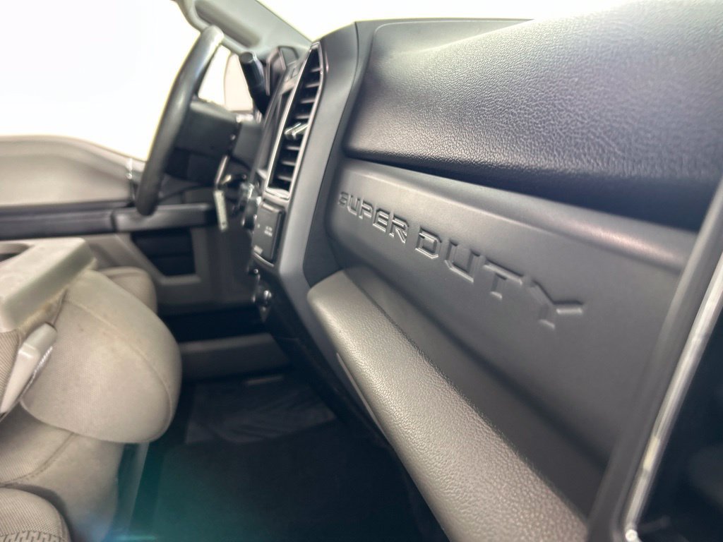 Used 2019 Ford F250 XLT w/ XLT Premium Package AWD/4WD image 19