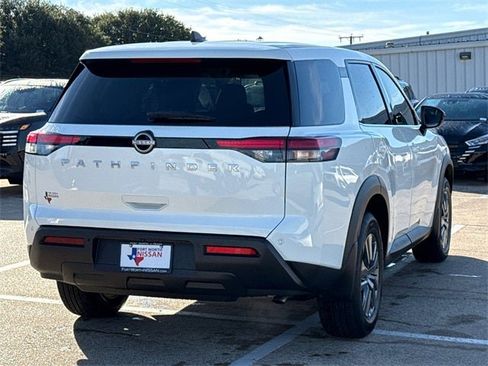 Certified 2025 Nissan Pathfinder S image 9