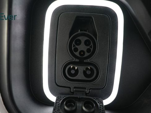 Used 2023 Rivian R1T Adventure image 10