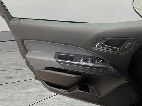 Used 2020 Chevrolet Colorado Z71 image 14