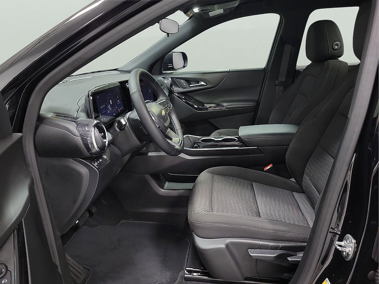 Used 2025 Chevrolet Equinox LT FWD image 11