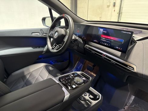 Used 2025 BMW iX M60 image 46