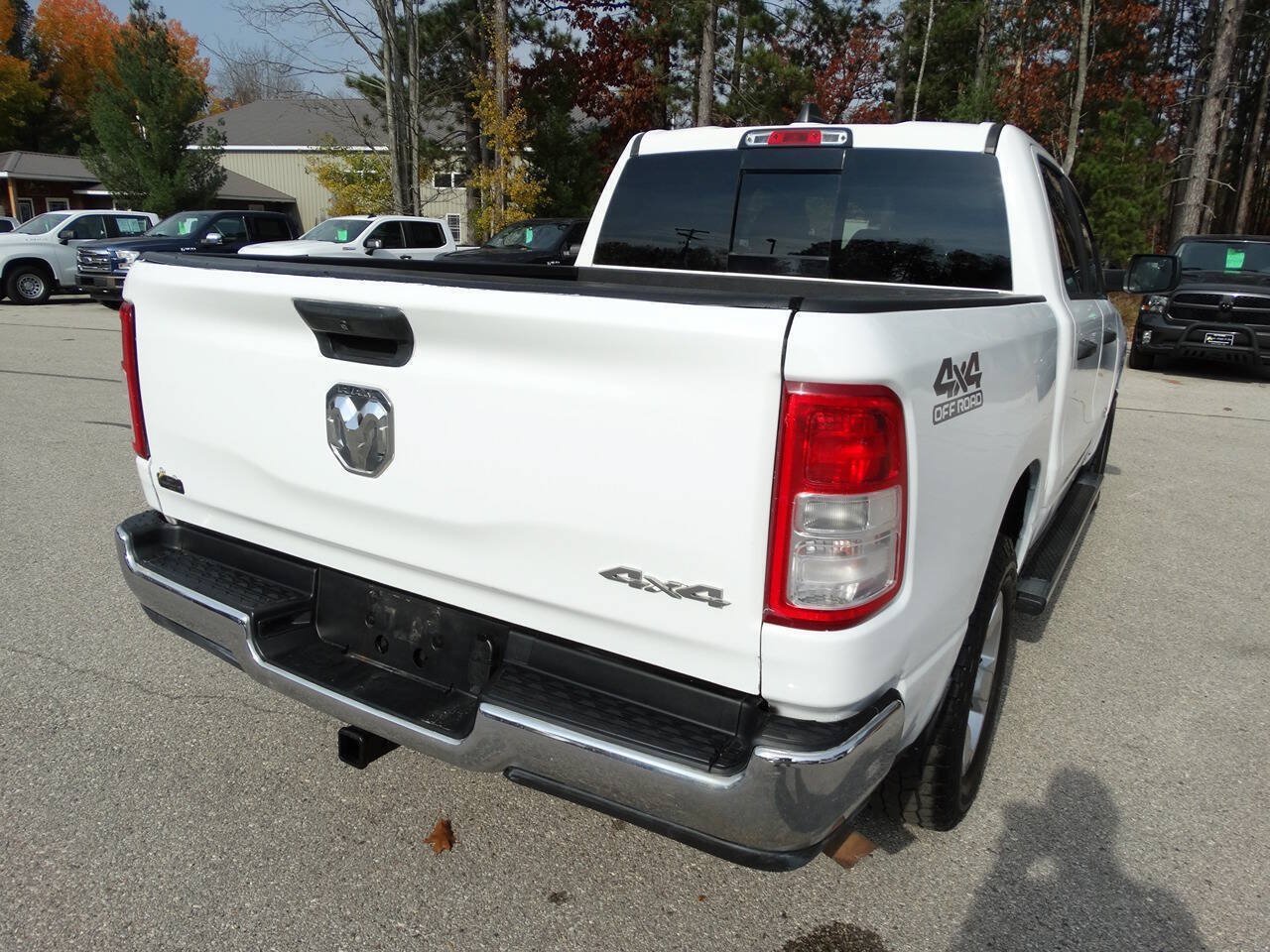 Used 2019 RAM 1500 4x4 Crew Cab Tradesman w/ SXT Appearance Group image 8