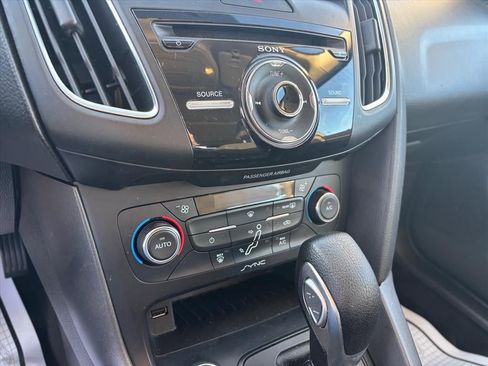 Used 2017 Ford Focus SEL image 18