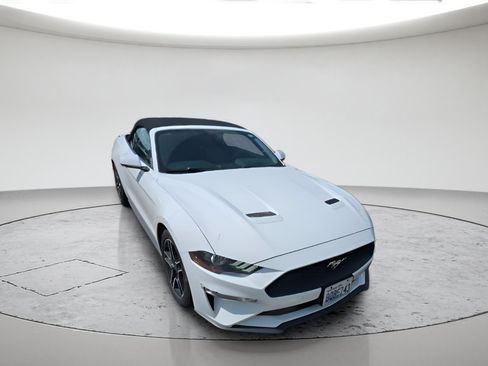 Used 2018 Ford Mustang Premium RWD image 9