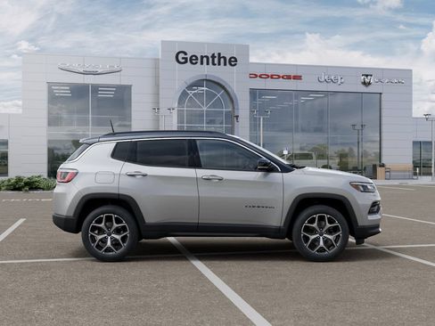 Used 2026 Jeep Compass Limited AWD/4WD image 21
