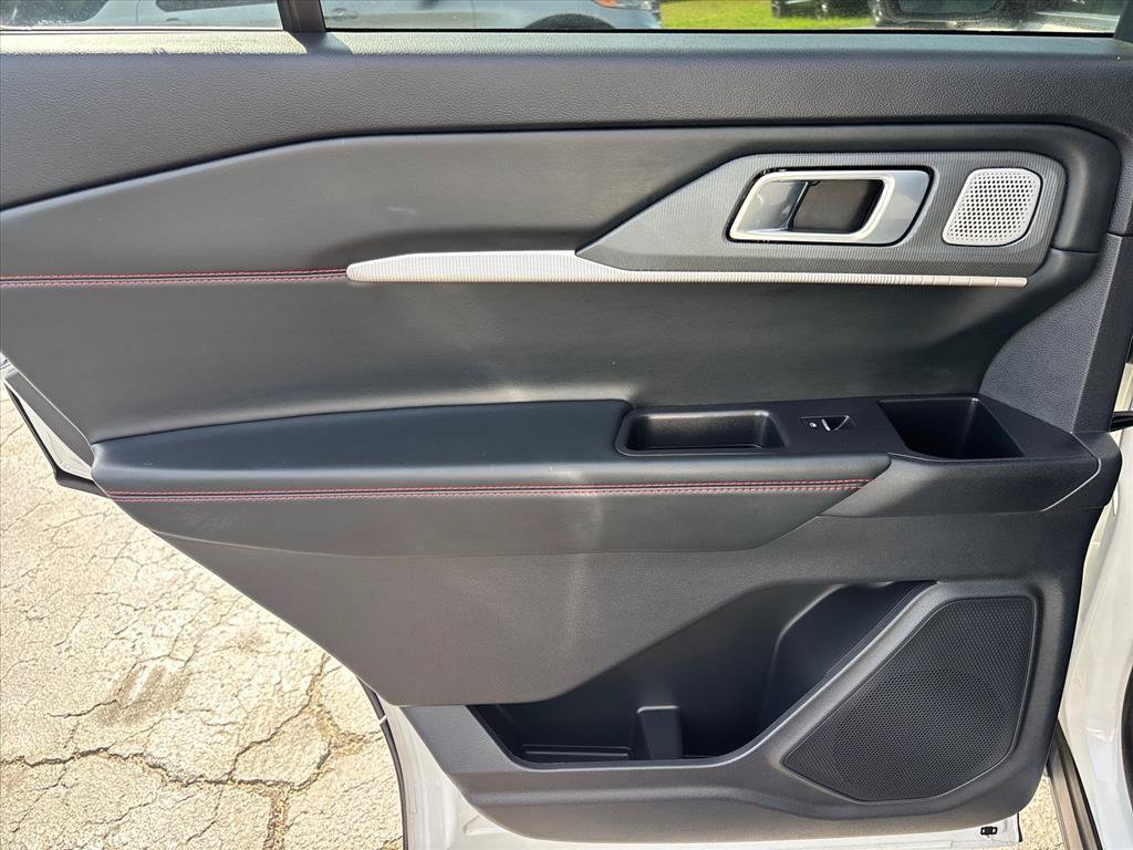 Used 2026 Ford Explorer ST AWD/4WD image 17