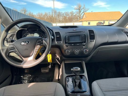 Used 2017 Kia Forte LX w/ LX Popular Package image 18